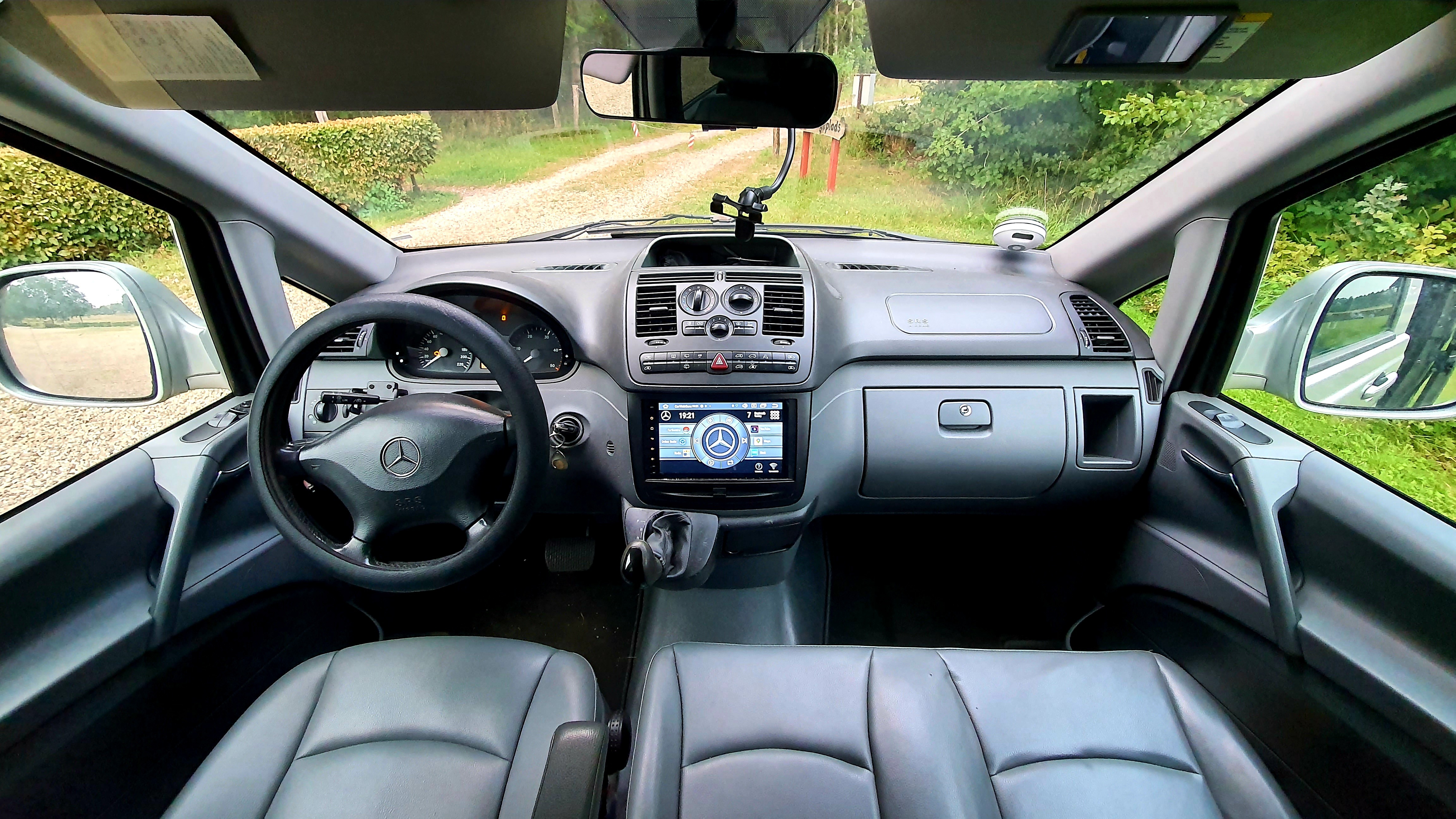 Sølv Mercedes Vito 115 fra 2008