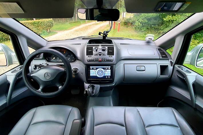 Sølv Mercedes Vito 115 fra 2008