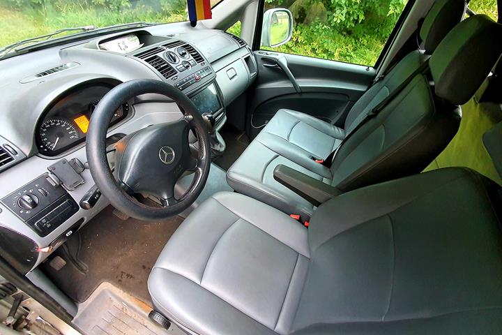 Sølv Mercedes Vito 115 fra 2008
