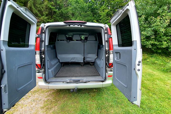 Sølv Mercedes Vito 115 fra 2008
