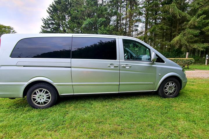 Sølv Mercedes Vito 115 fra 2008