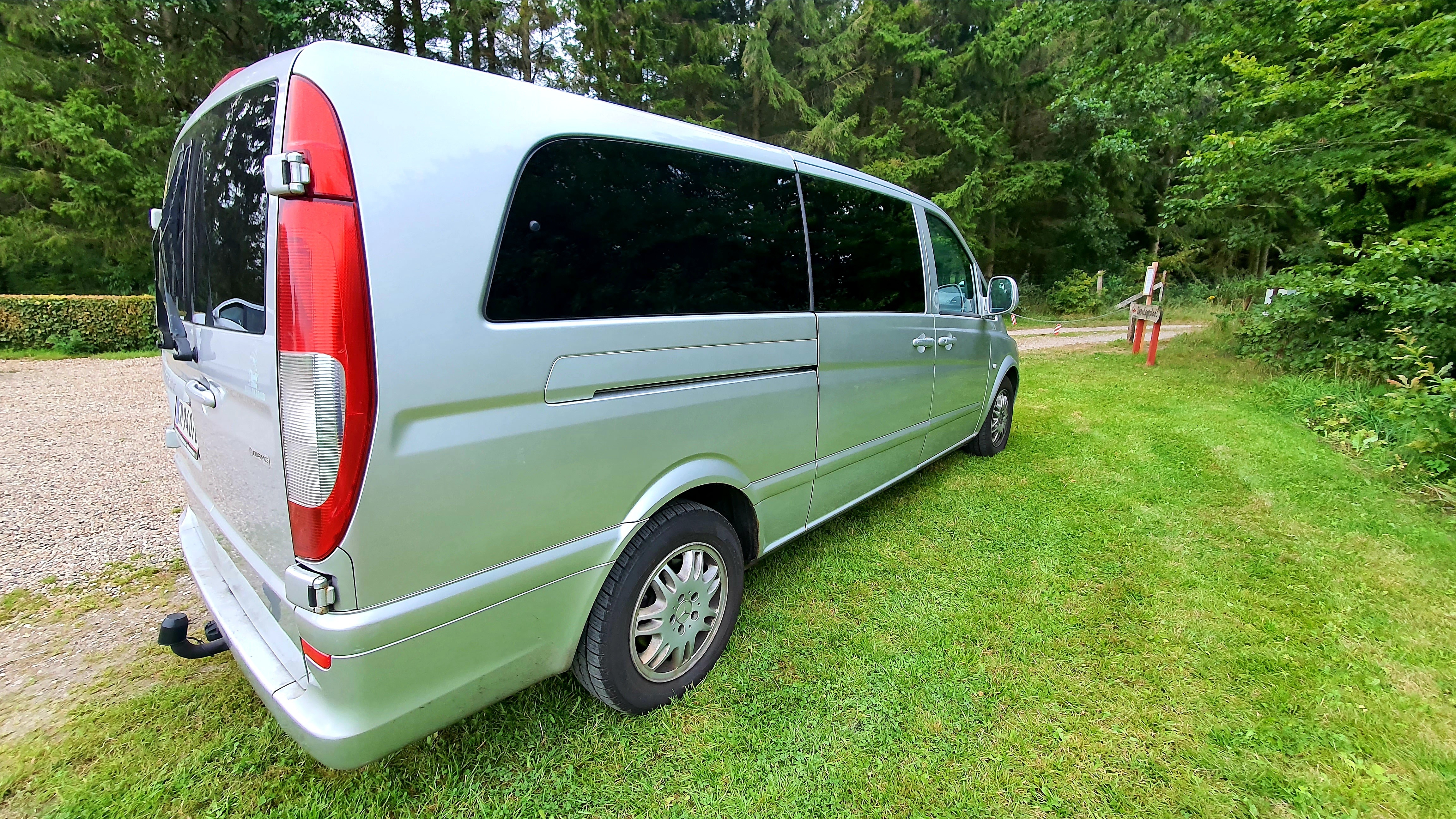 Sølv Mercedes Vito 115 fra 2008