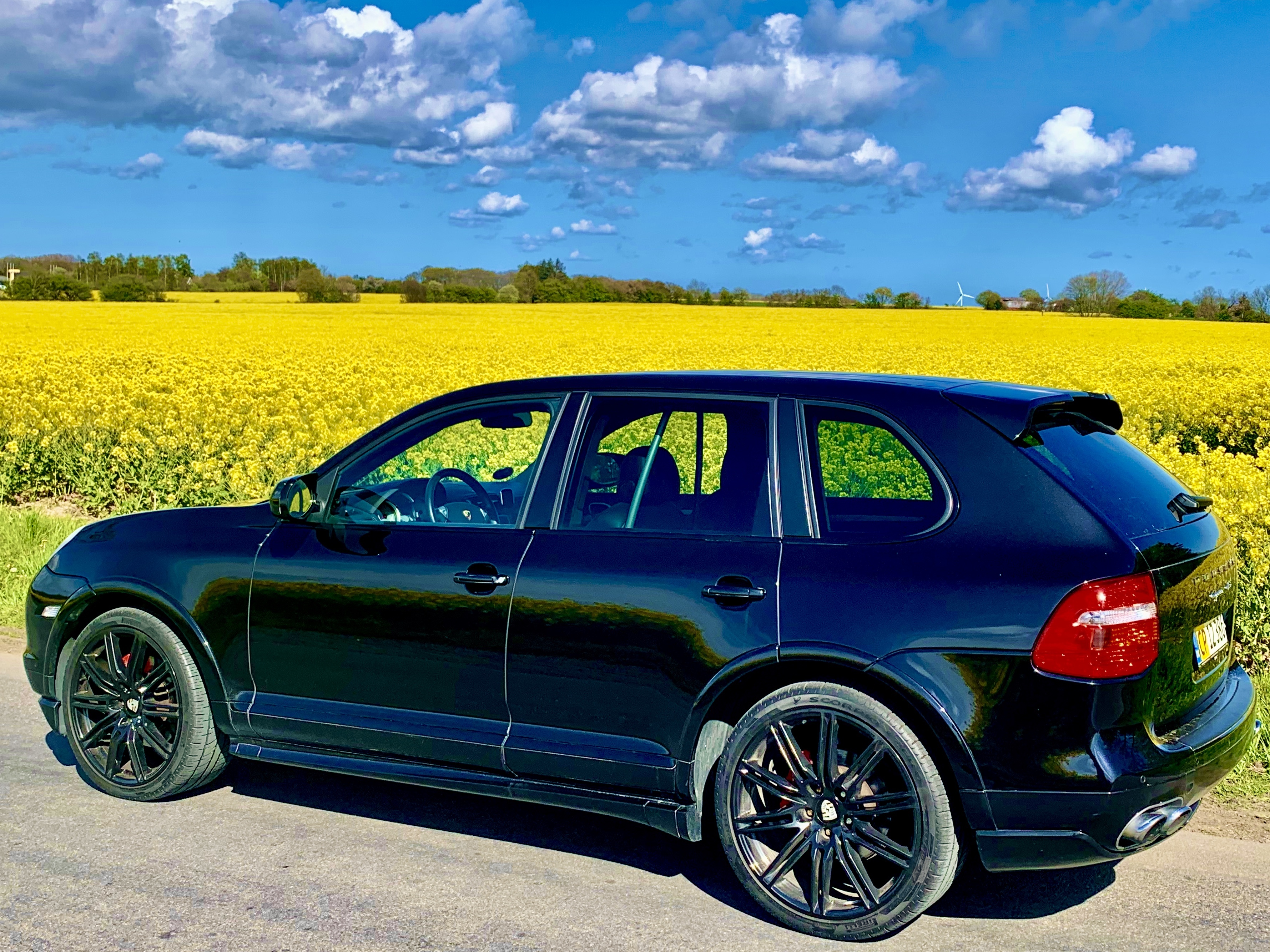 Sort Porsche Cayenne GTS fra 2009