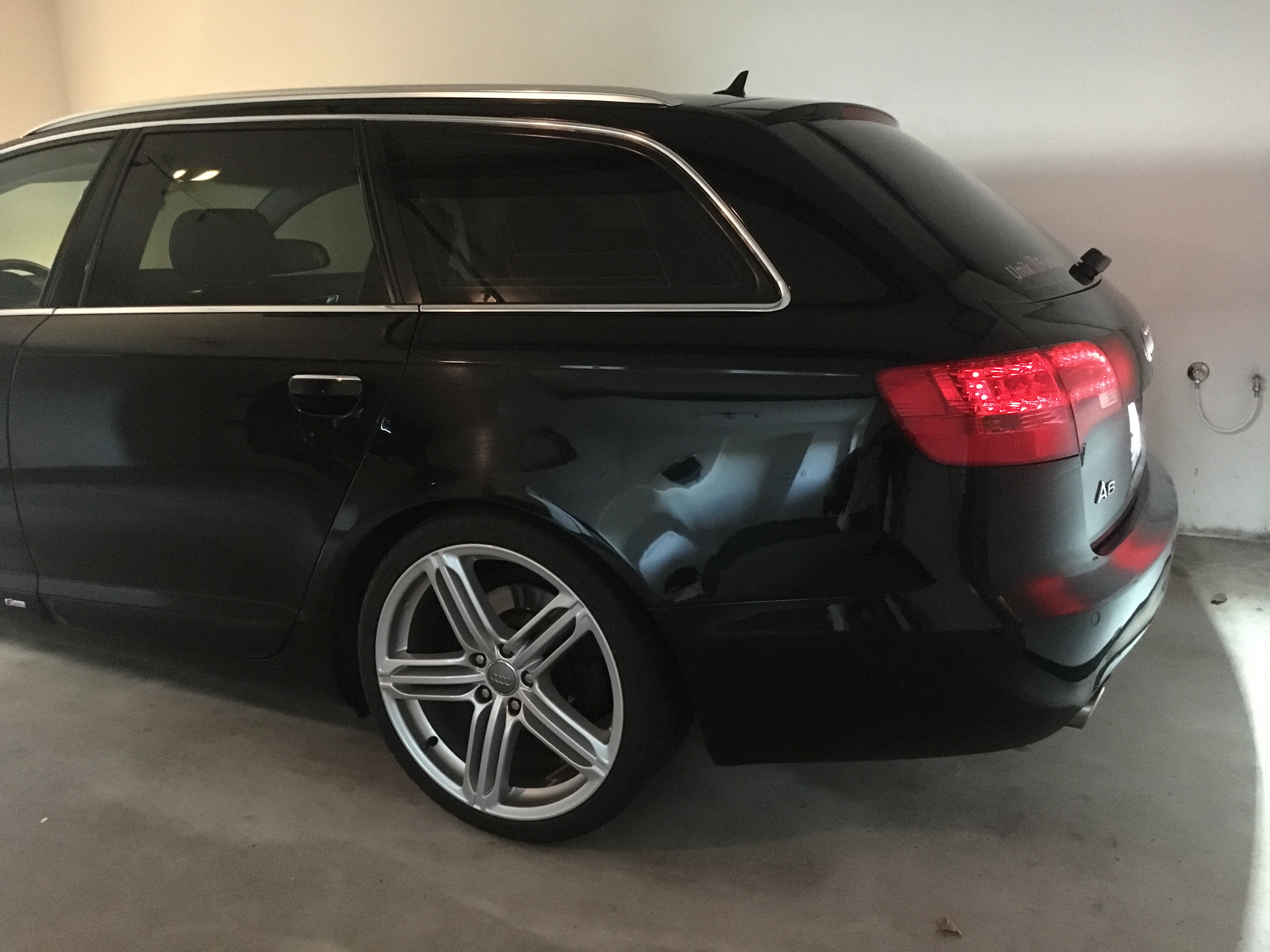 Sort Audi A6 fra 2005