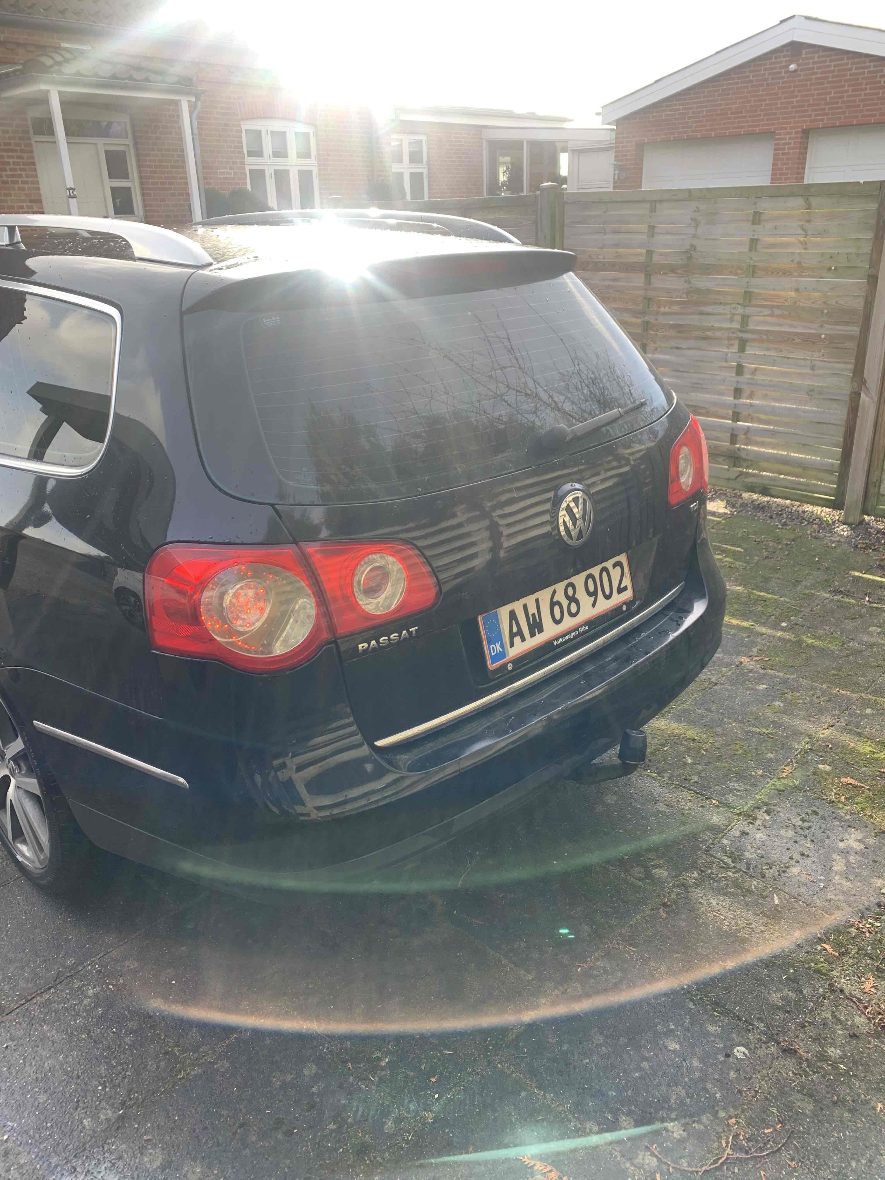Sort VW Passat fra 2005