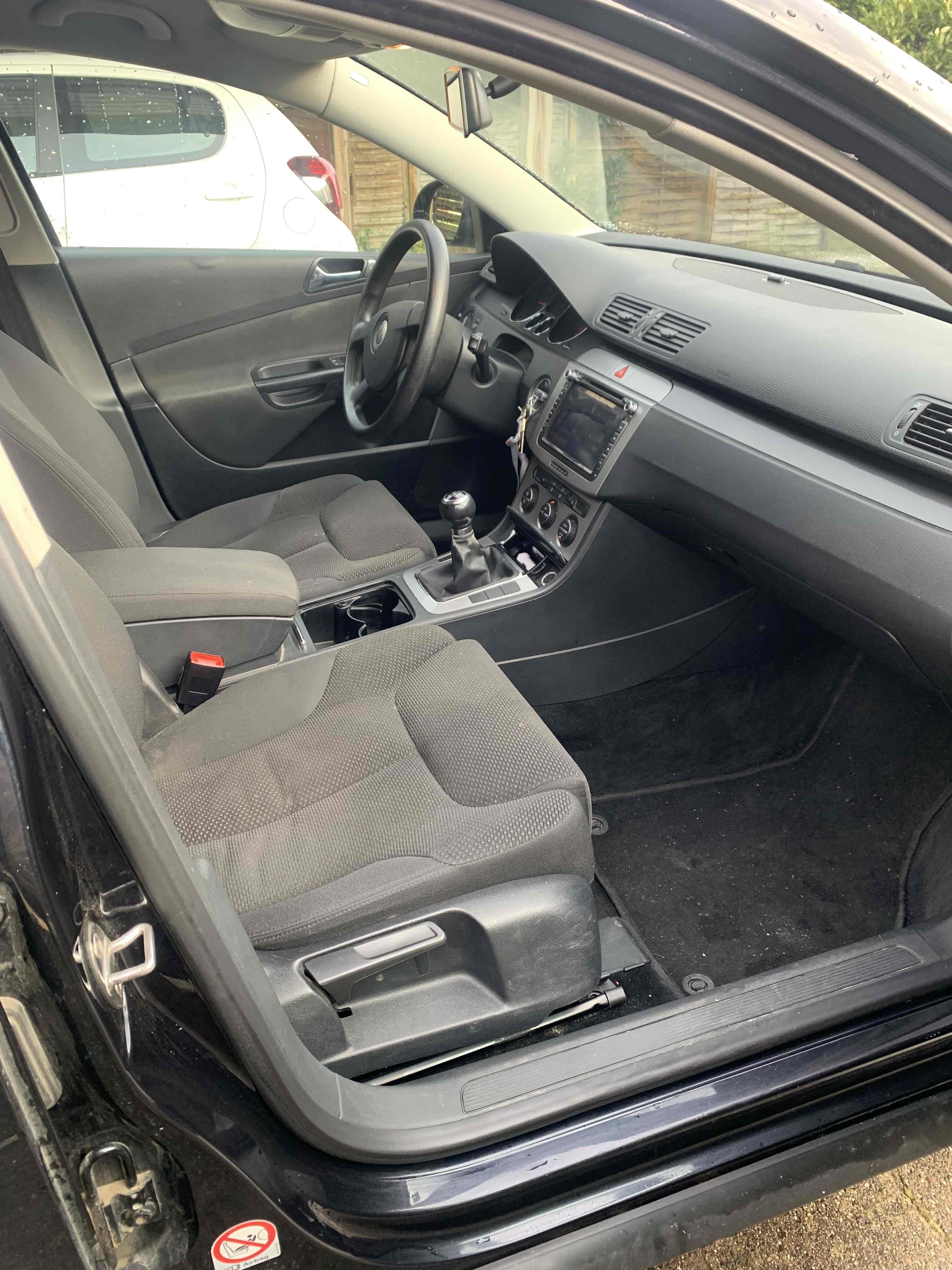 Sort VW Passat fra 2005