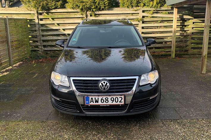 Sort VW Passat fra 2005