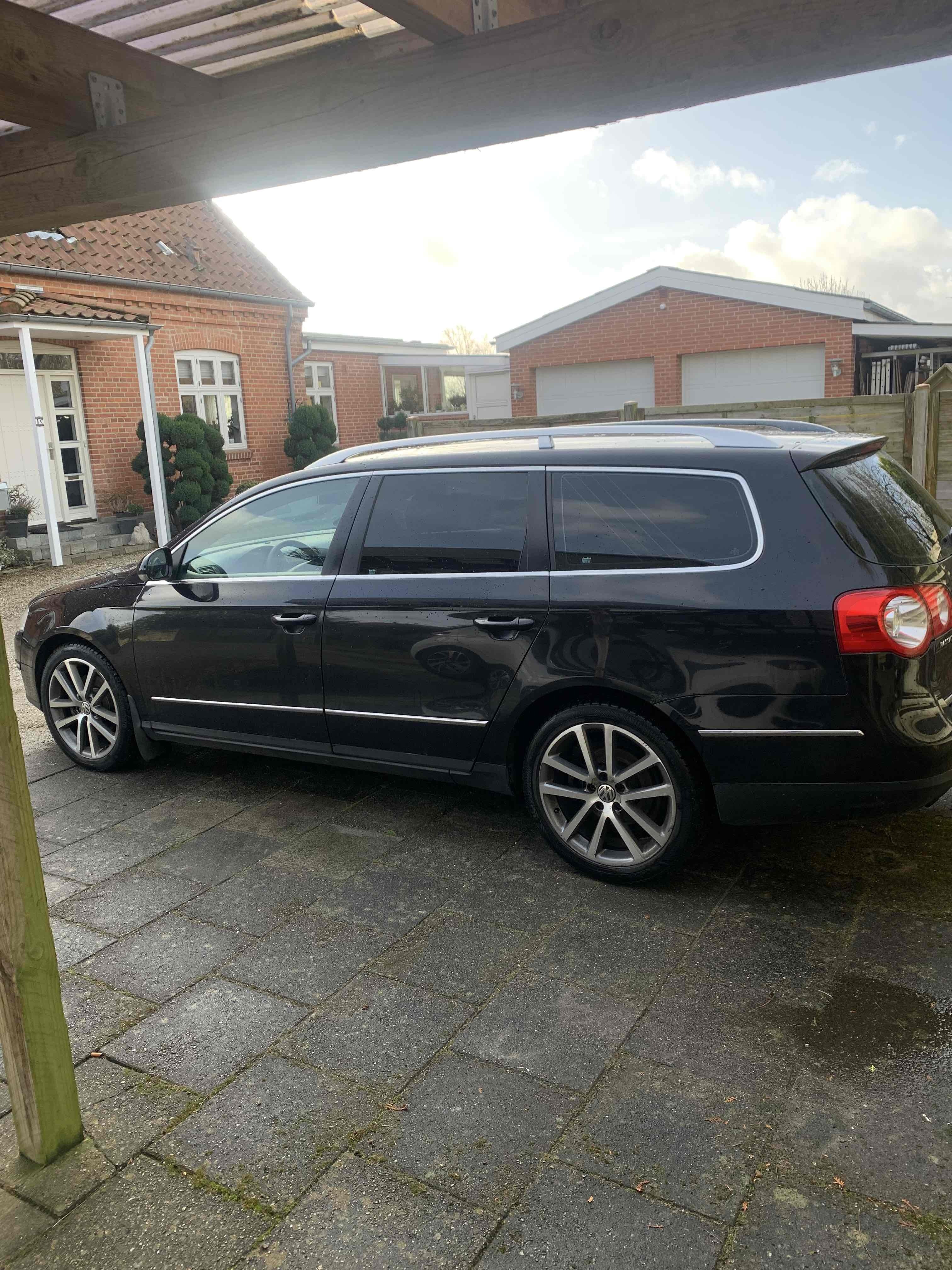 Sort VW Passat fra 2005