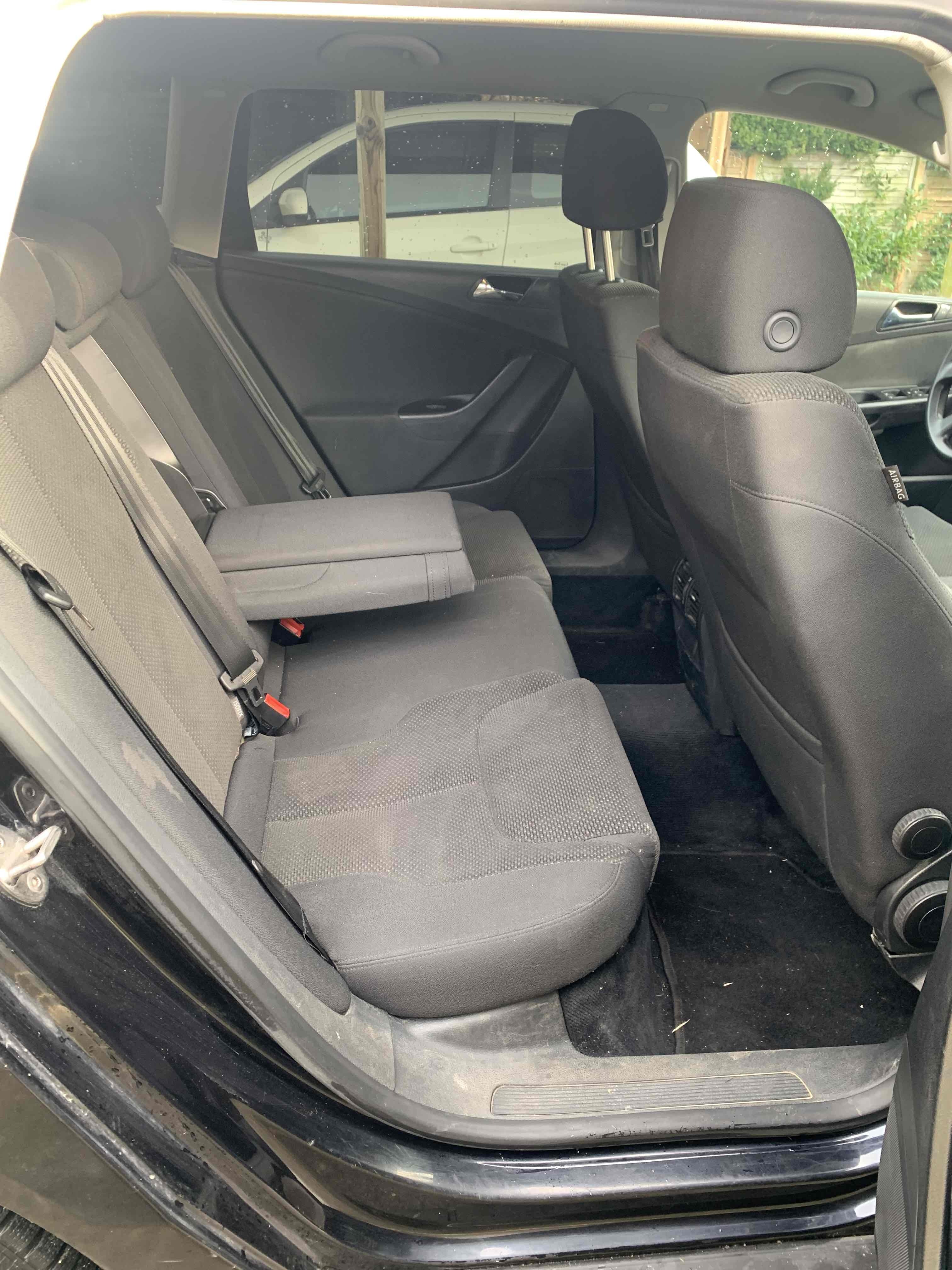 Sort VW Passat fra 2005