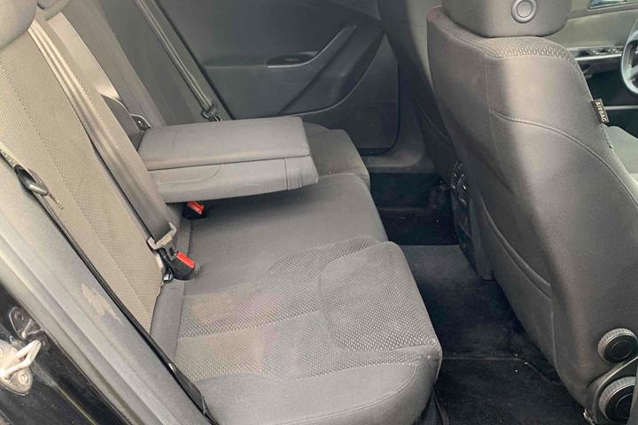 Sort VW Passat fra 2005