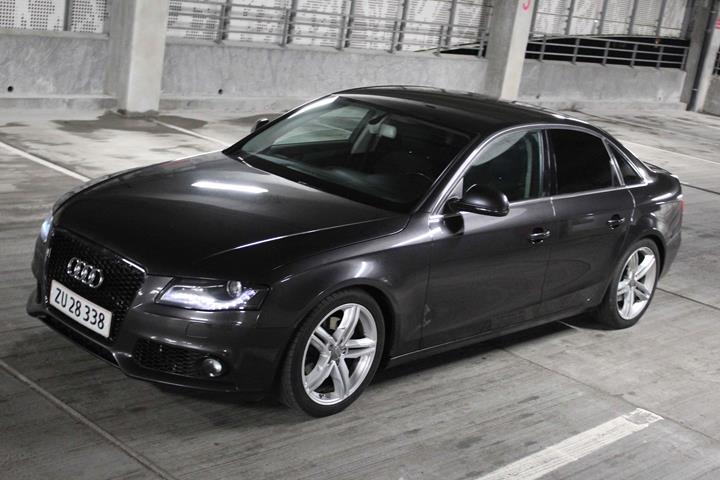 Grå Audi A4 fra 2008