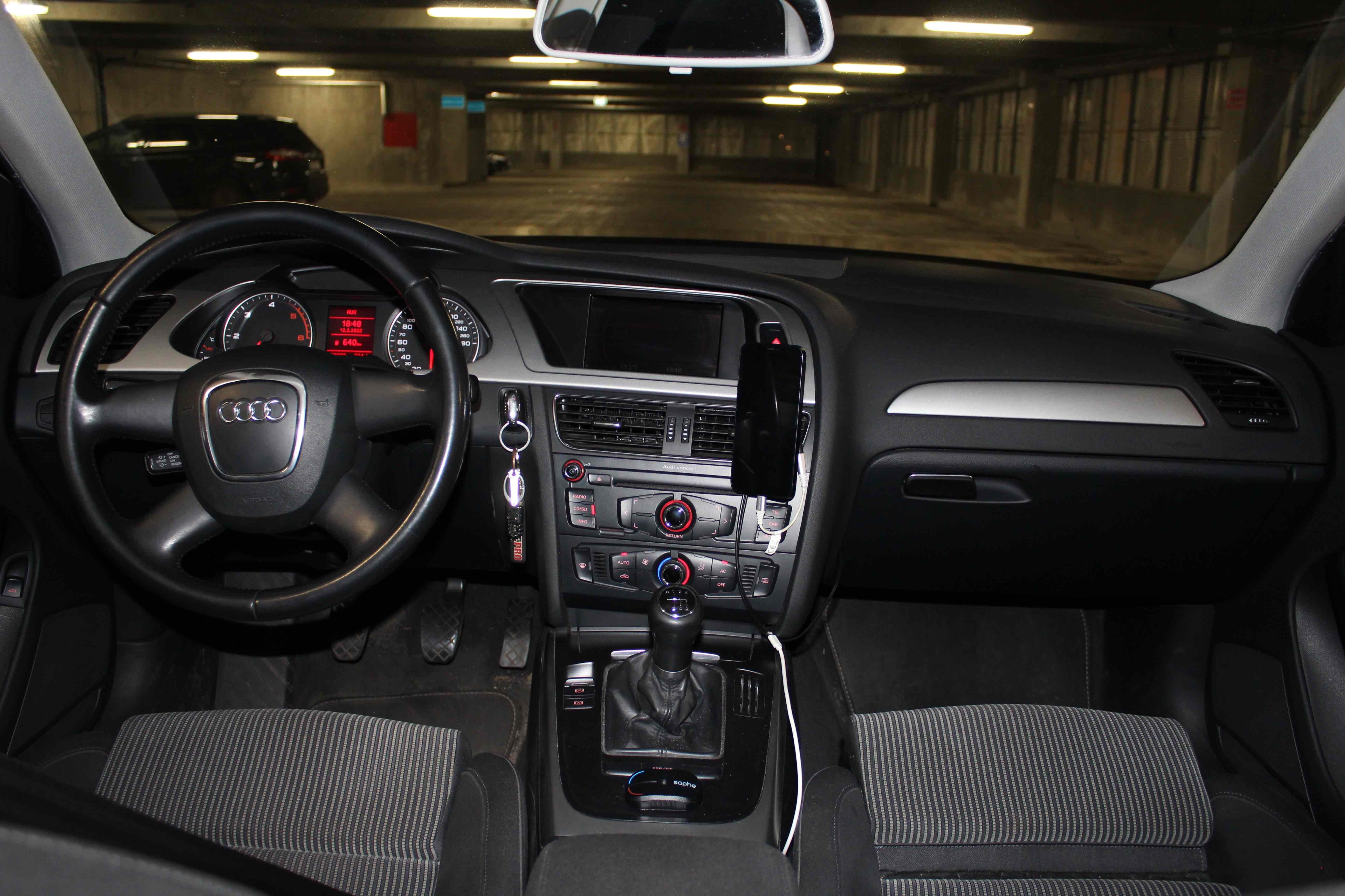 Grå Audi A4 fra 2008