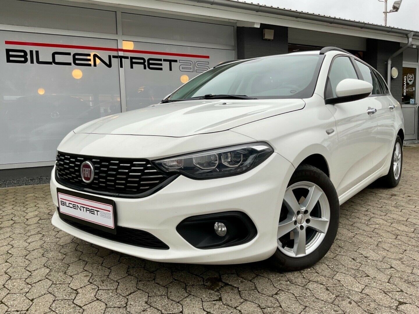 Guide til Fiat Tipo 1.6 Multijet Lounge (Årgang 05/2016 - 08/2018)