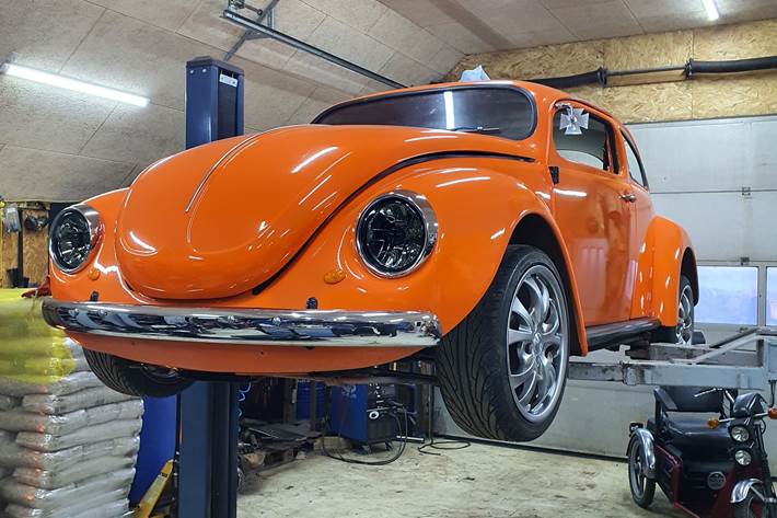 Orange VW 1302 fra 1973