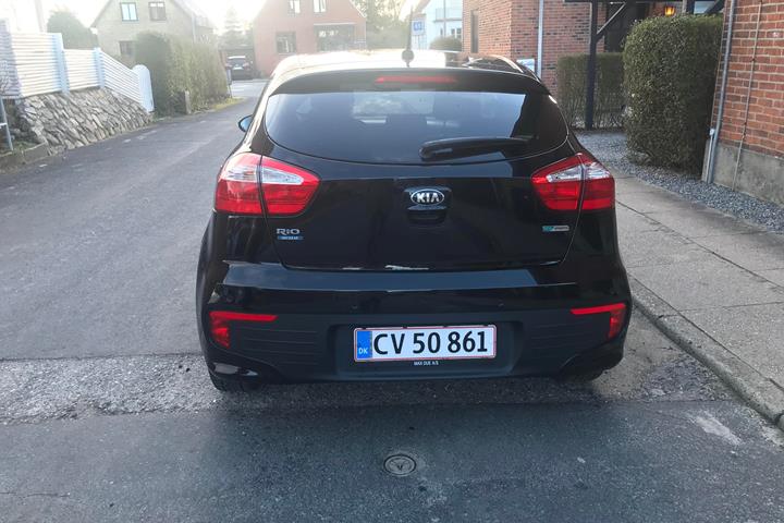 Sort Kia Rio fra 2017