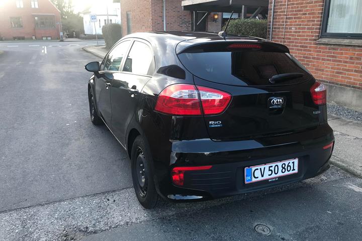Sort Kia Rio fra 2017