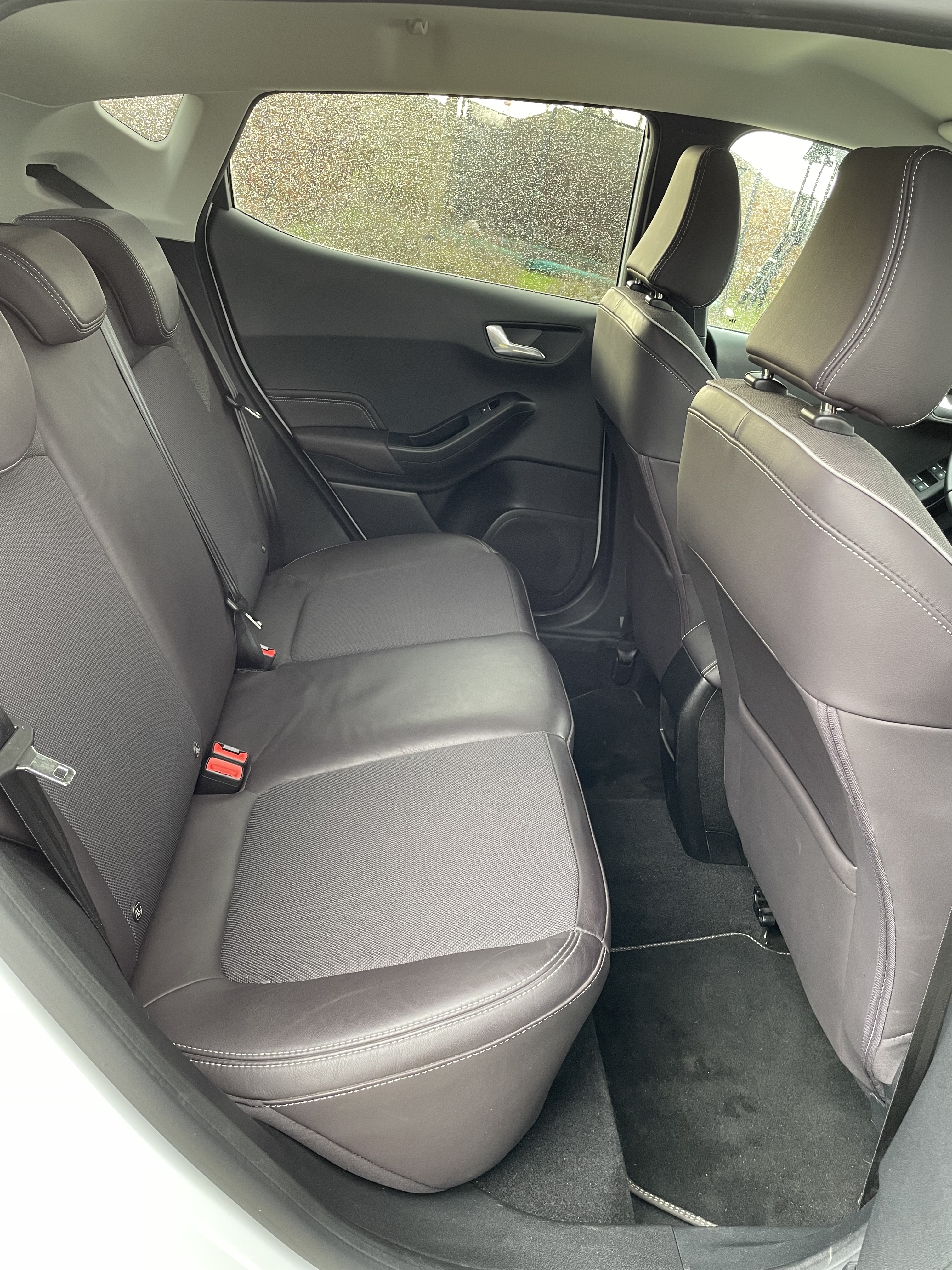 Hvid Ford Fiesta fra 2019