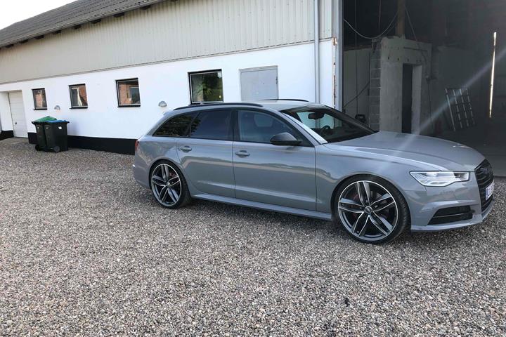Grå Audi A6 fra 2016