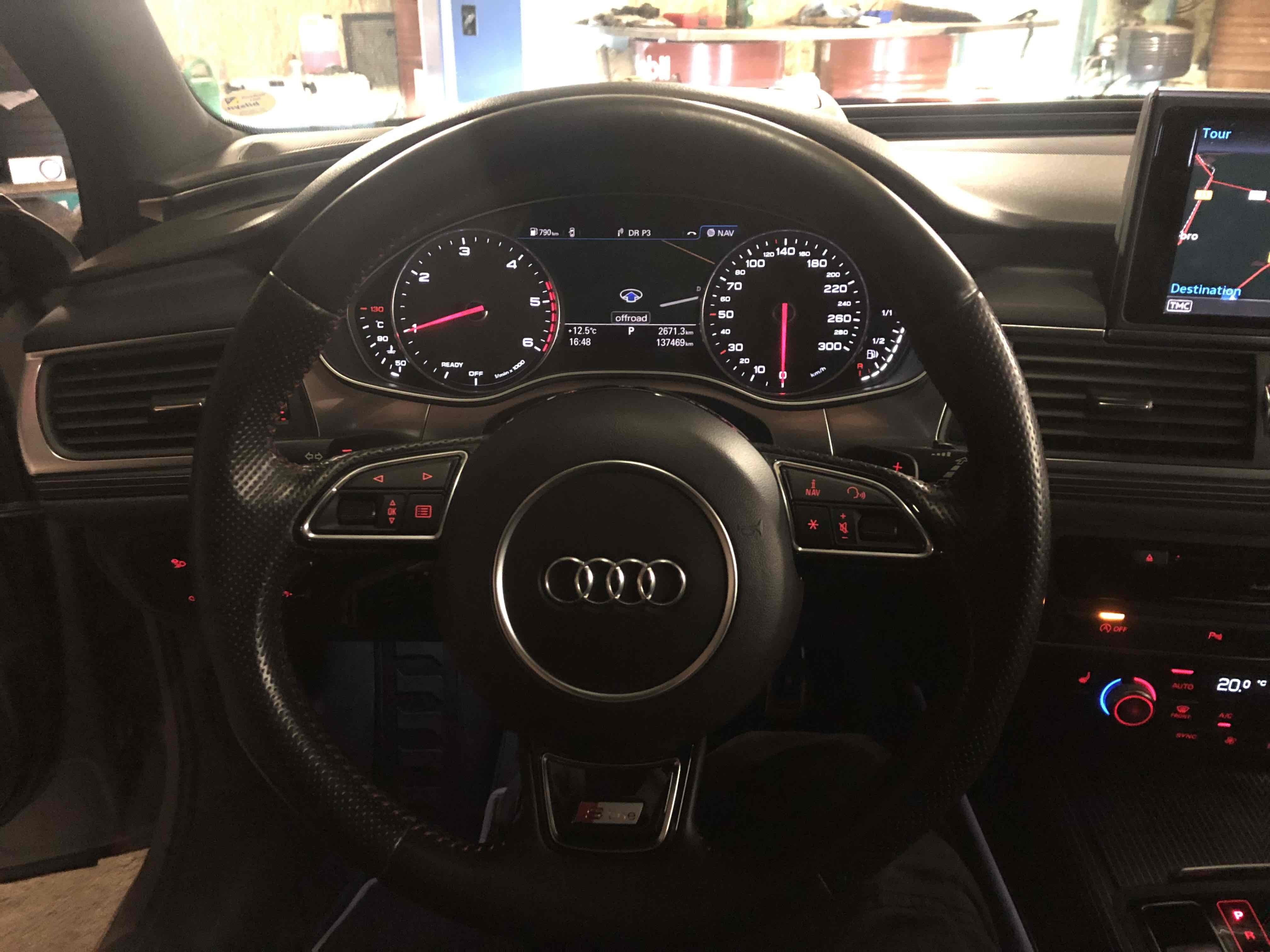 Grå Audi A6 fra 2016