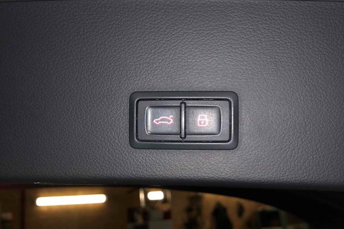 Grå Audi A6 fra 2016