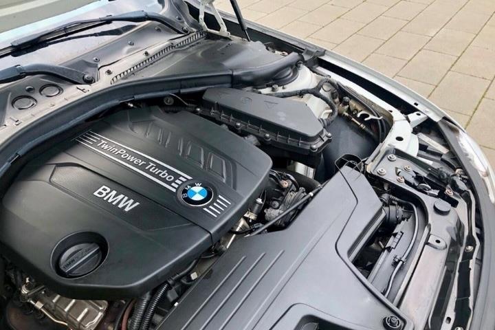 Hvid BMW 318d fra 2014