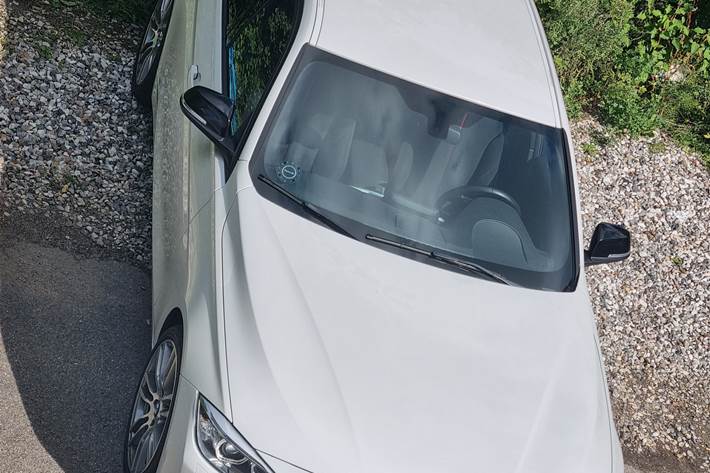 Hvid BMW 318d fra 2014