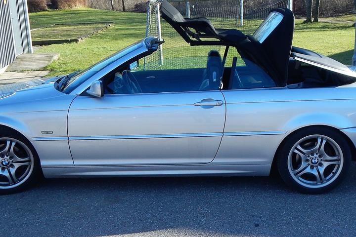 Sølv BMW 325 Cabriolet fra 2001