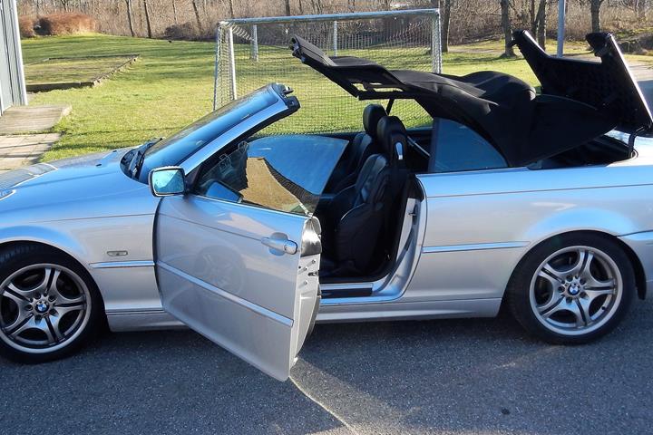 Sølv BMW 325 Cabriolet fra 2001
