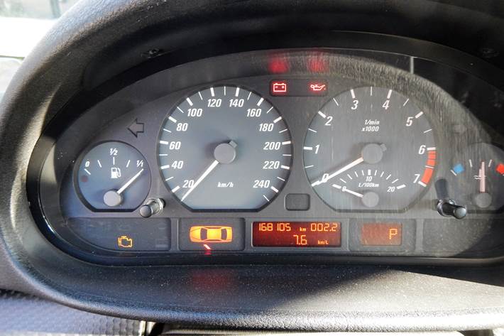 Sølv BMW 325 Cabriolet fra 2001