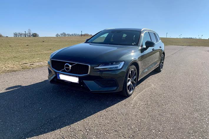 Grå Volvo V60 fra 2020