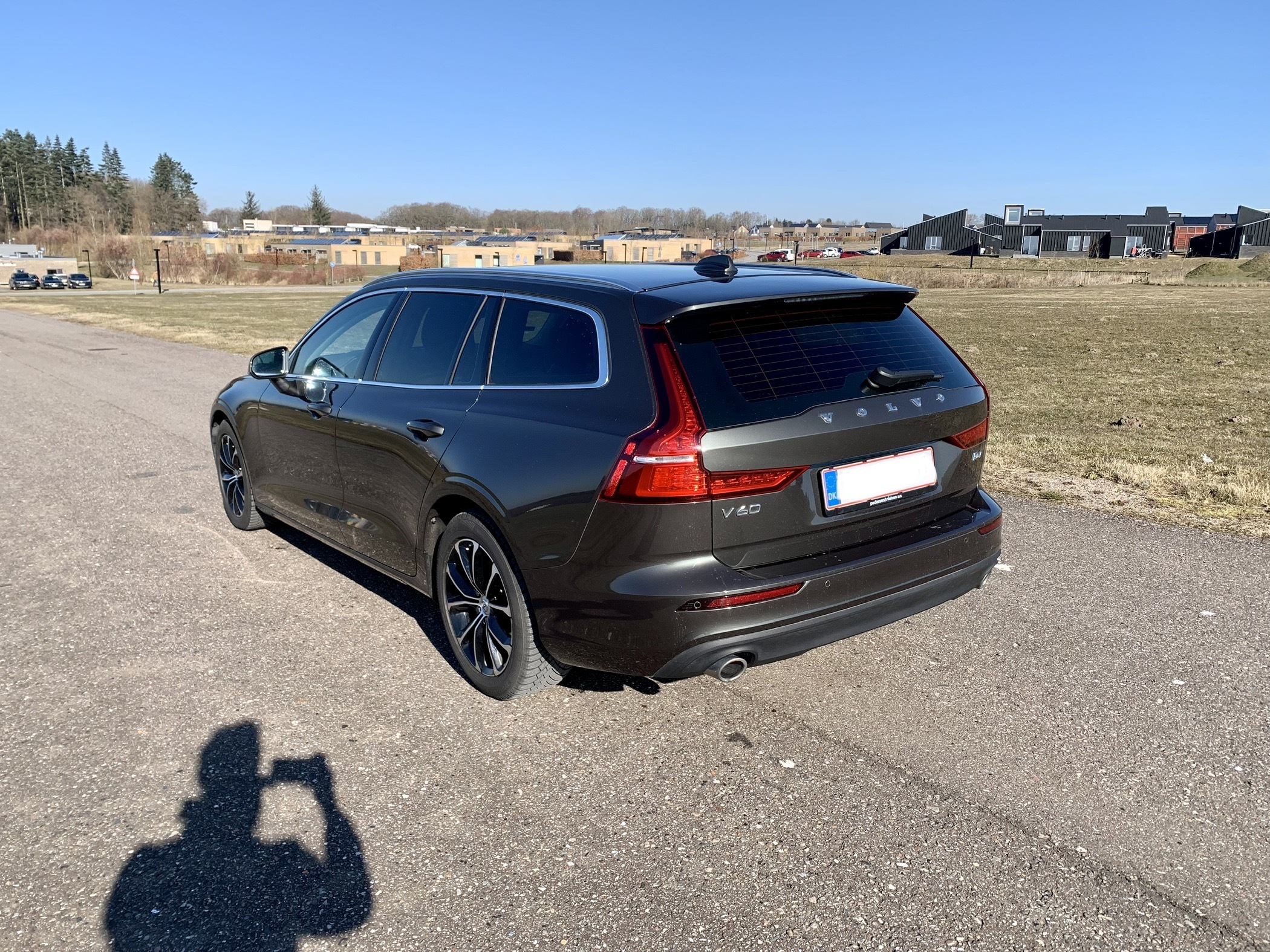 Grå Volvo V60 fra 2020