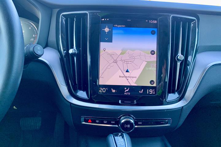 Grå Volvo V60 fra 2020