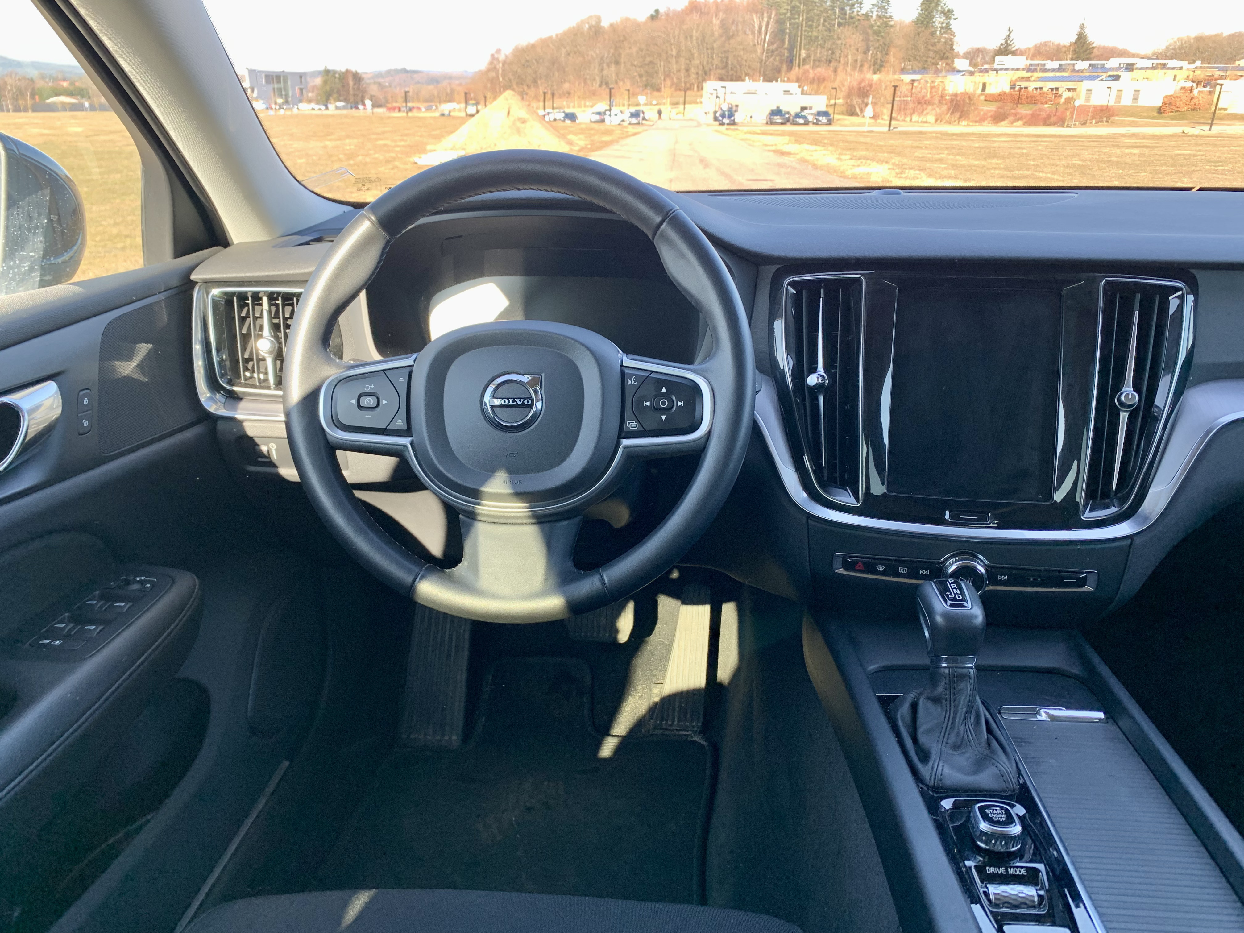 Grå Volvo V60 fra 2020