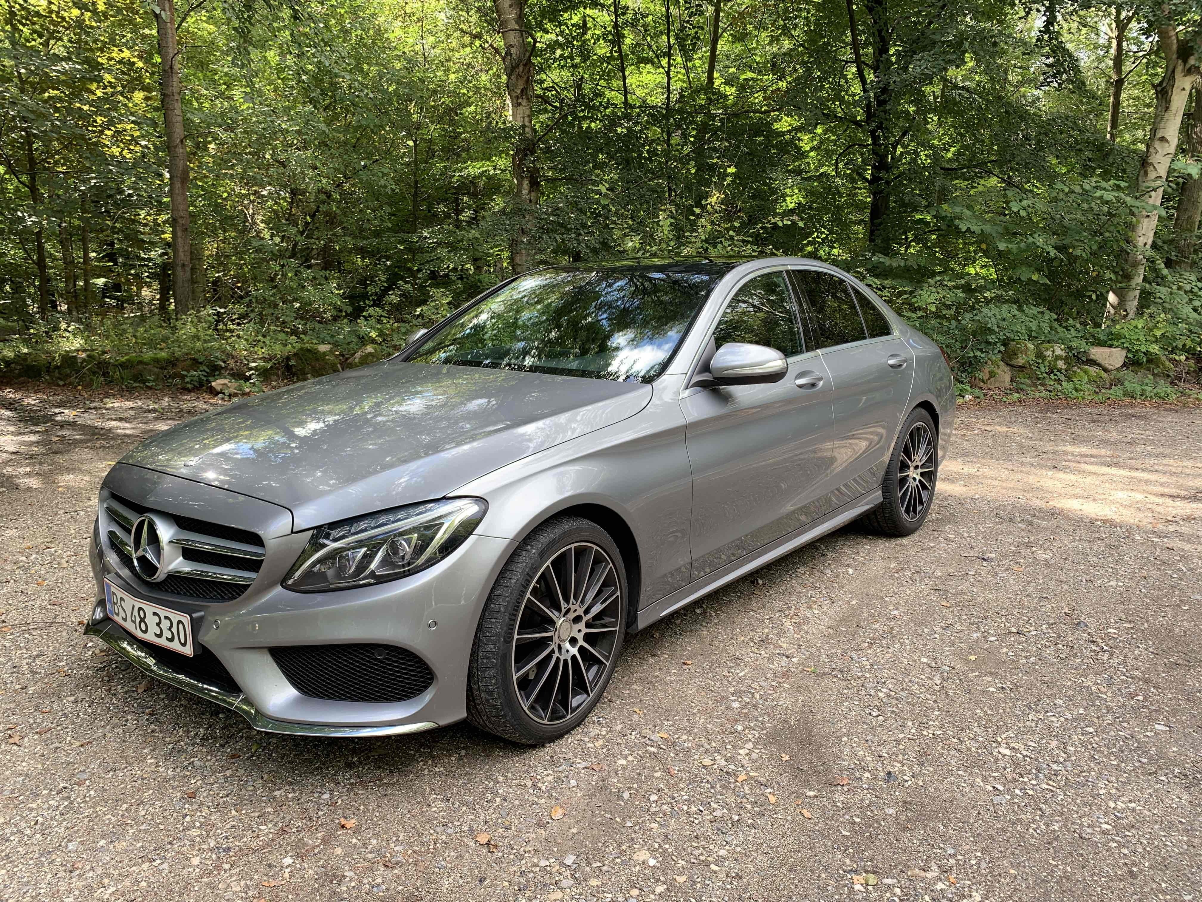 Grå Mercedes 220 fra 2015
