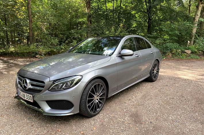 Grå Mercedes 220 fra 2015