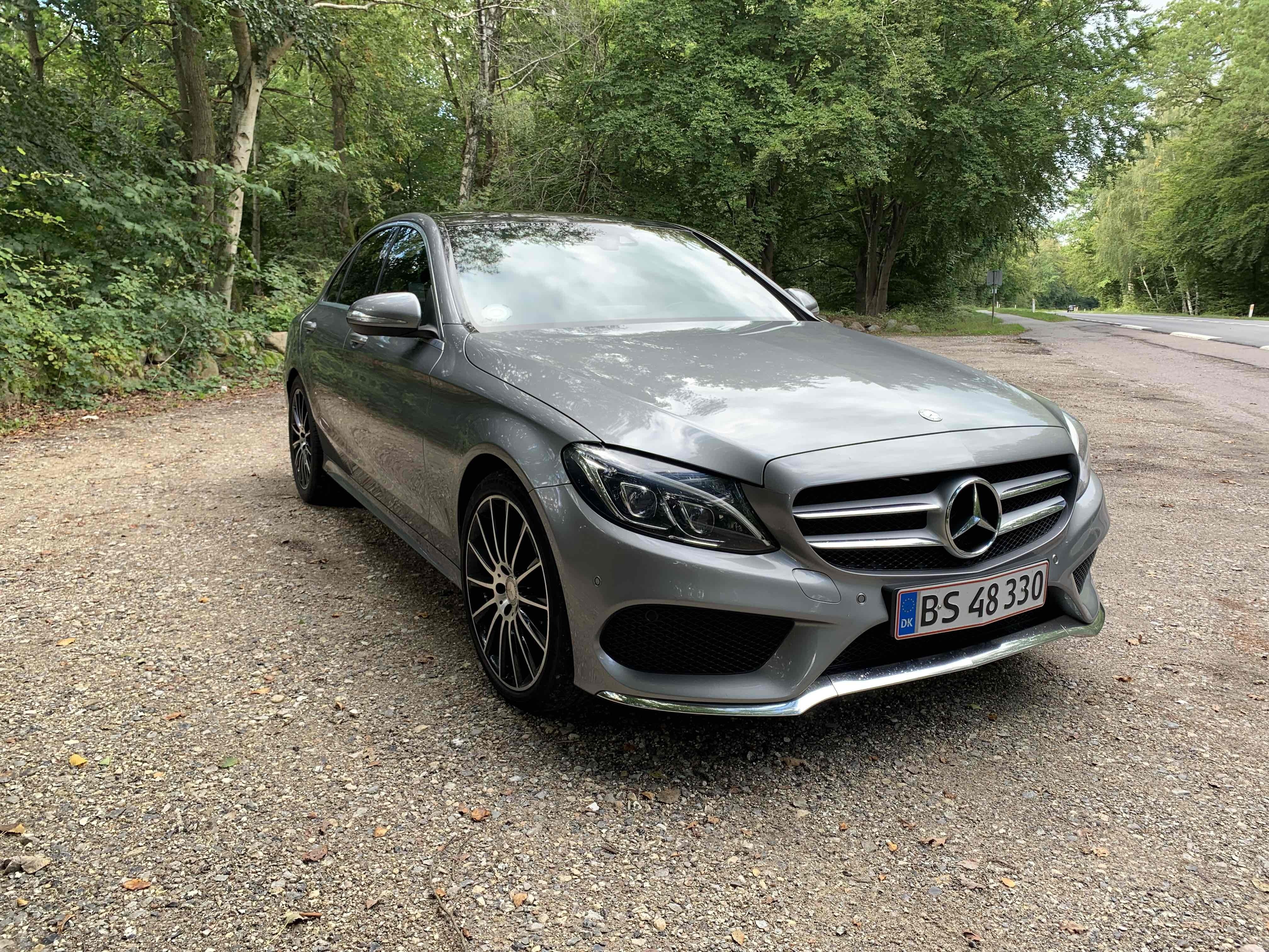 Grå Mercedes 220 fra 2015
