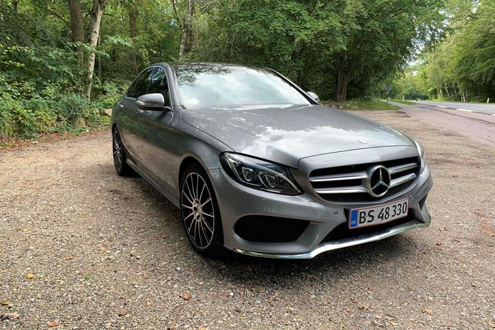 Grå Mercedes 220 fra 2015