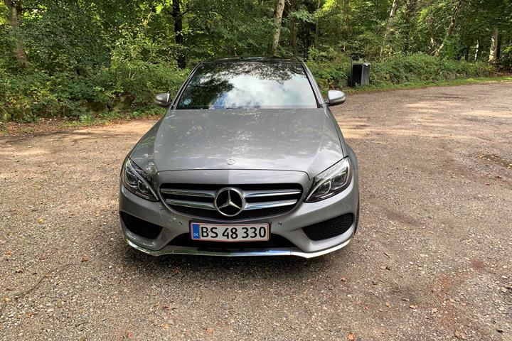 Grå Mercedes 220 fra 2015