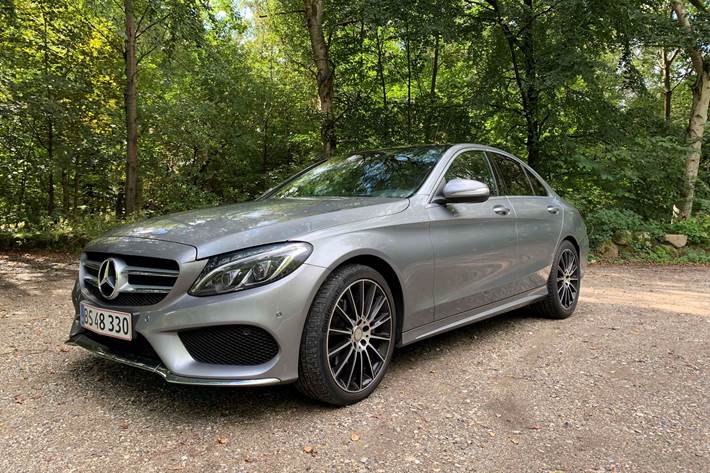 Grå Mercedes 220 fra 2015