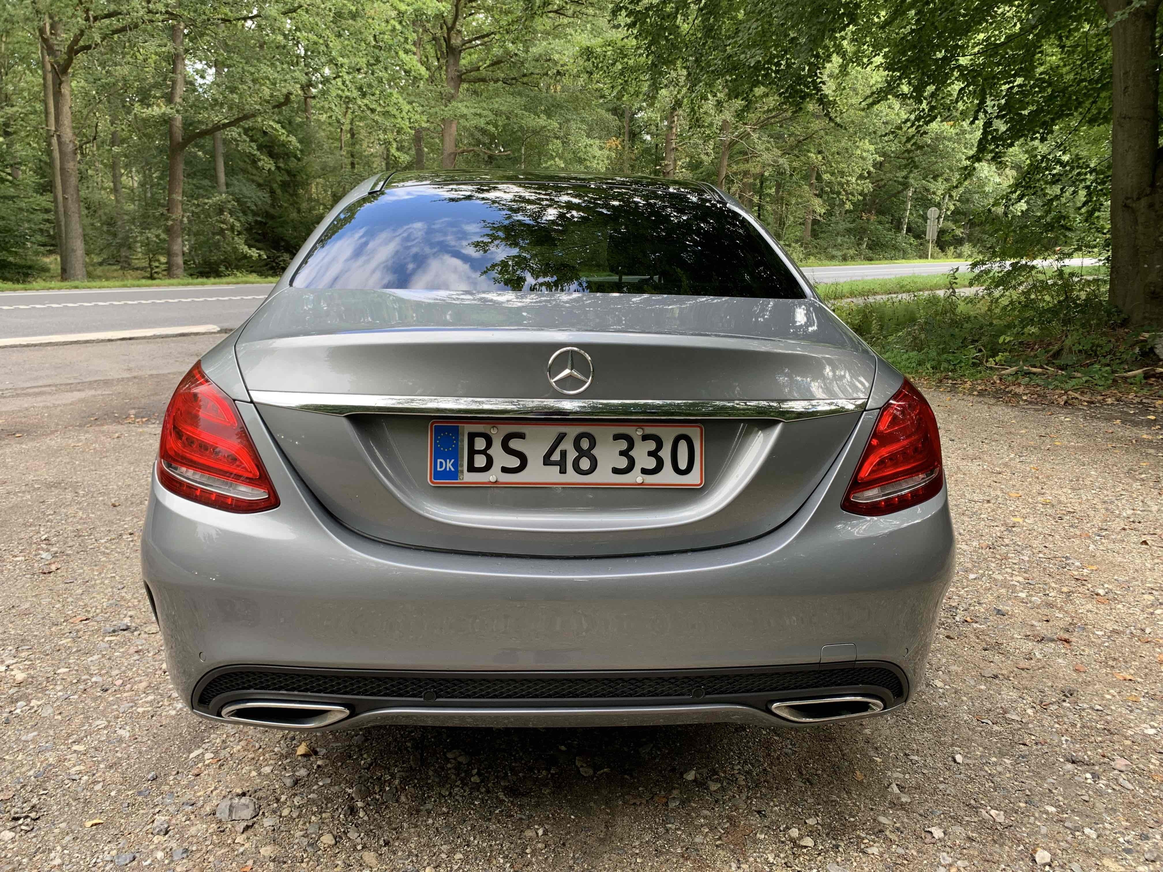 Grå Mercedes 220 fra 2015