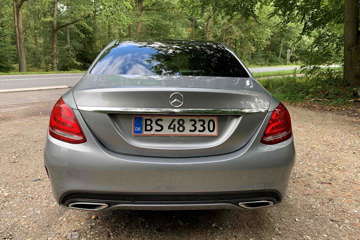 Grå Mercedes 220 fra 2015