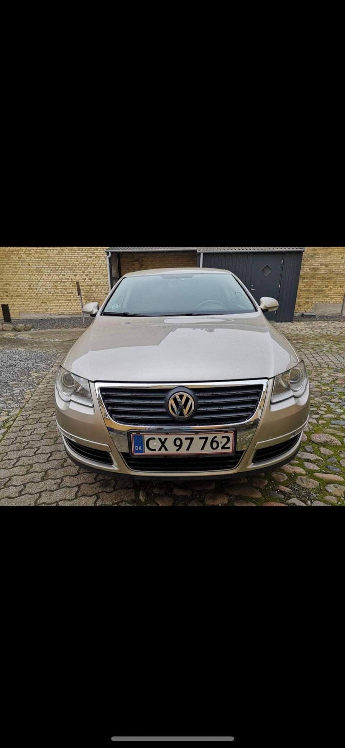 Beige VW Passat fra 2006