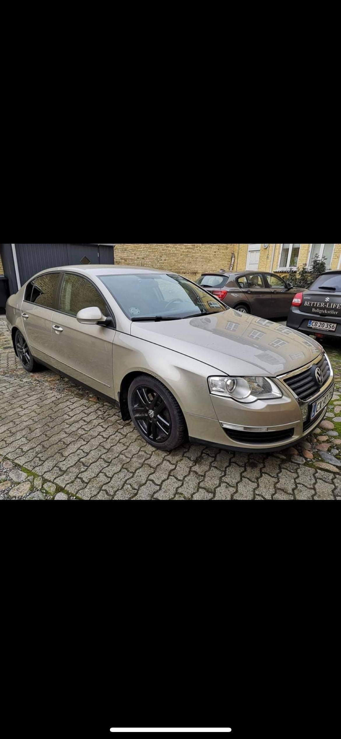 Beige VW Passat fra 2006