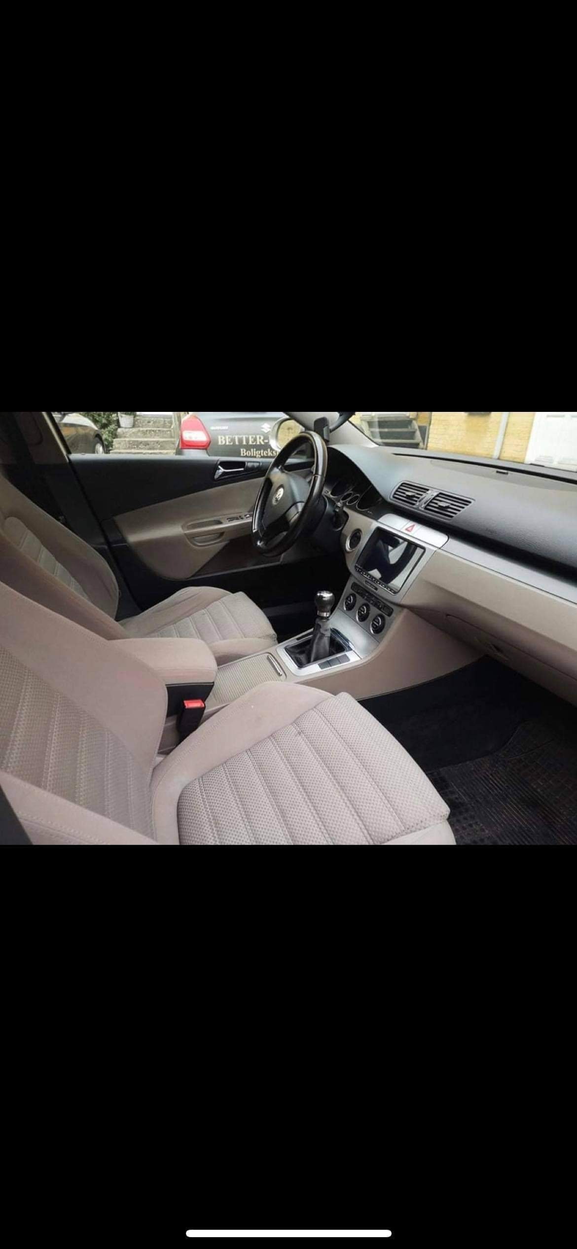 Beige VW Passat fra 2006