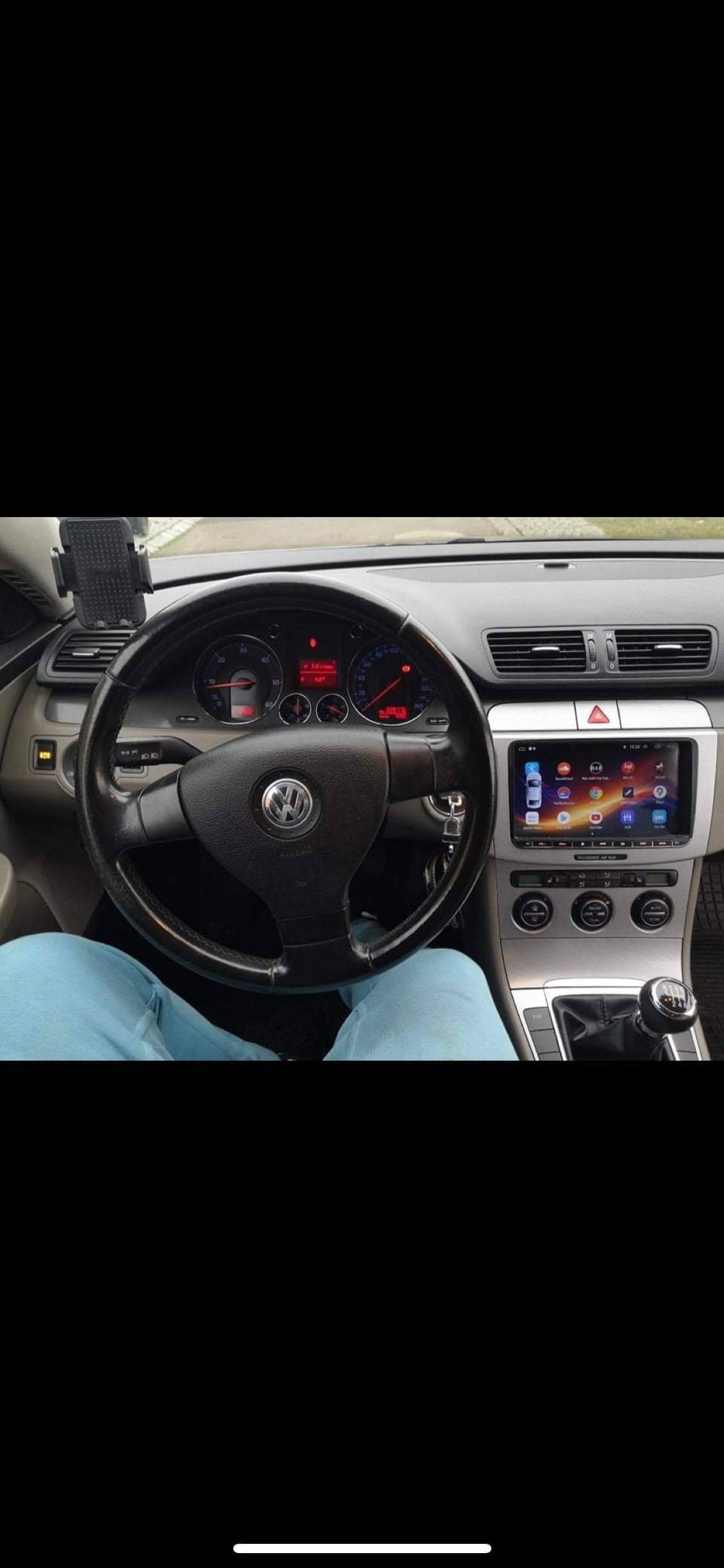 Beige VW Passat fra 2006