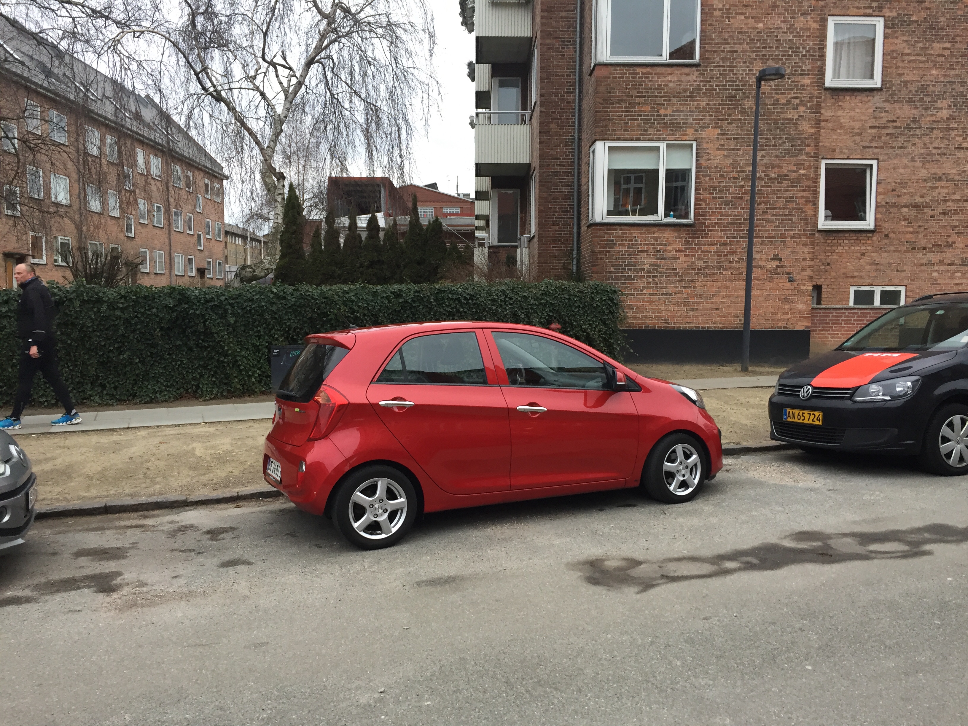Rød Kia Picanto fra 2012