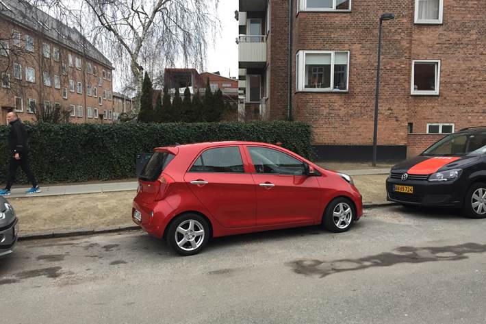 Rød Kia Picanto fra 2012