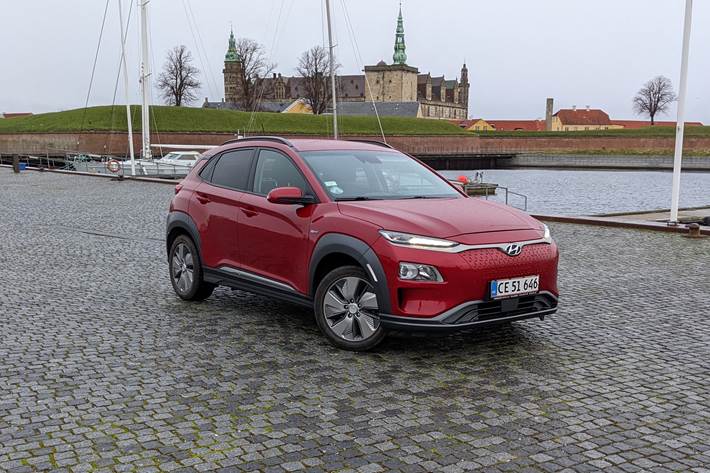Rød Hyundai Kona fra 2018