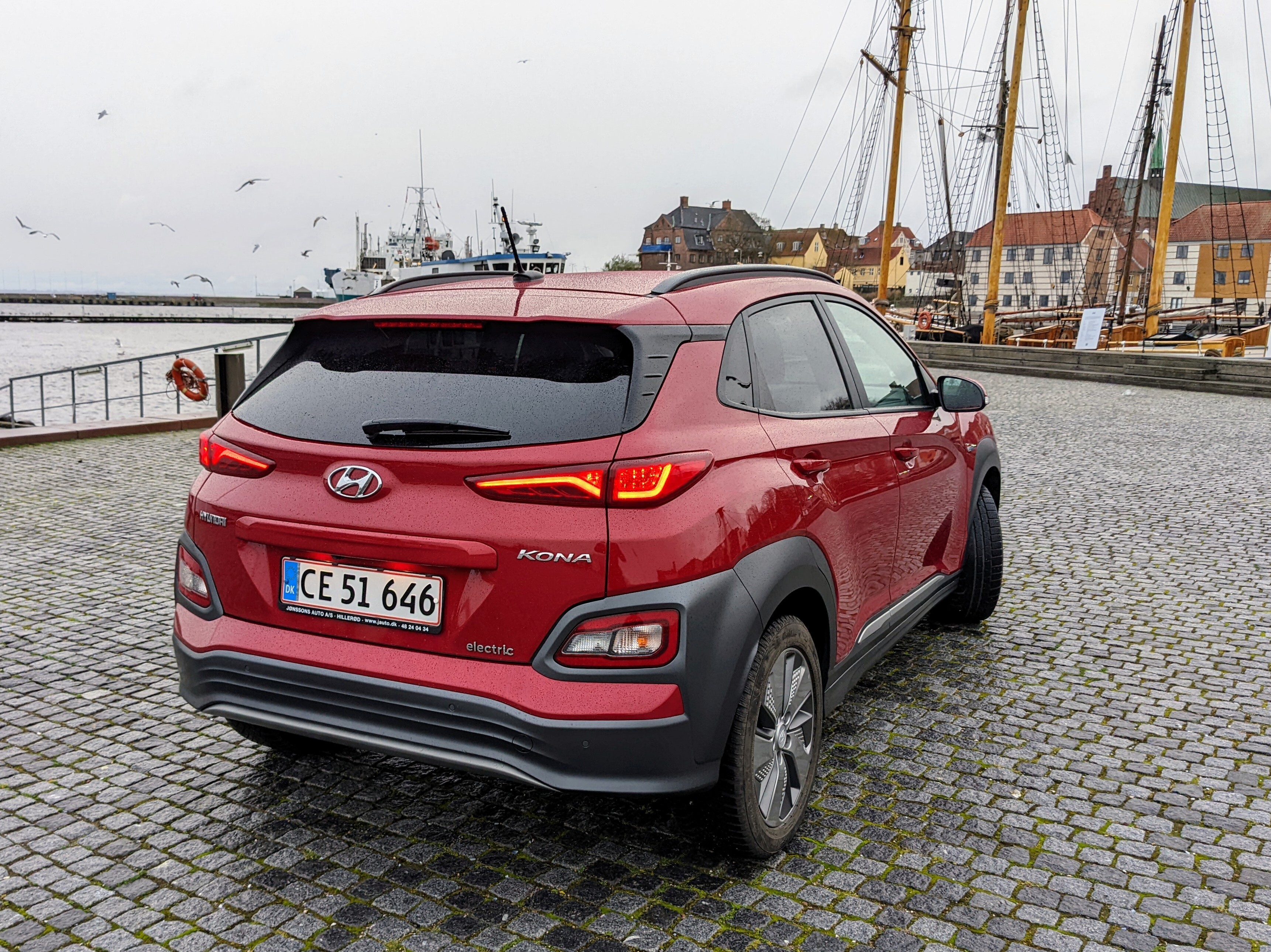 Rød Hyundai Kona fra 2018