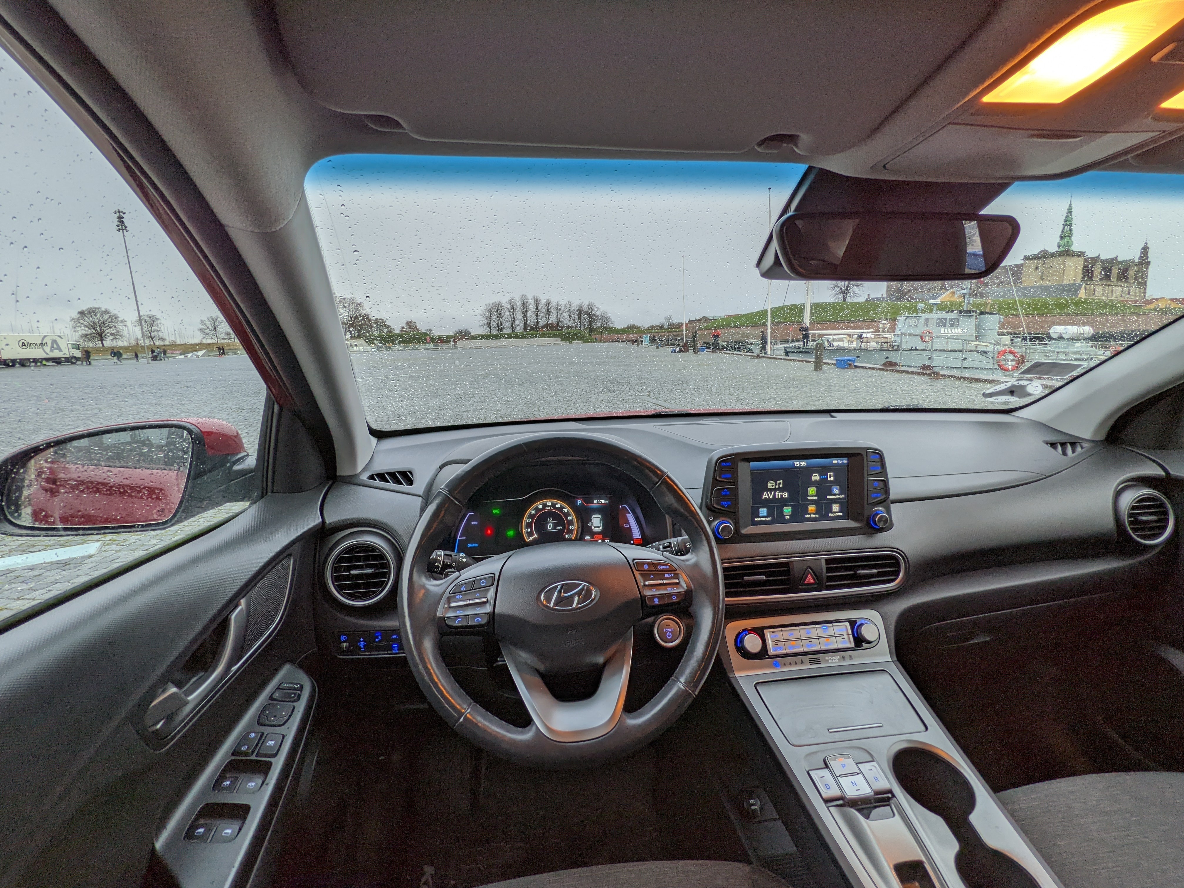 Rød Hyundai Kona fra 2018